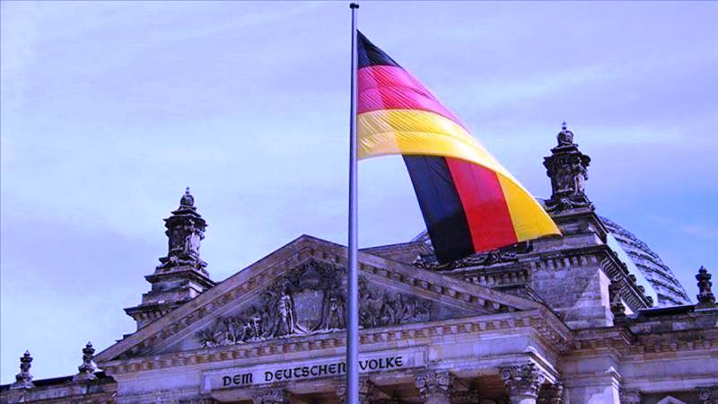 Almanya, yaşlanan nüfusun yerine nitelikli göçmenlere kapılarını açıyor